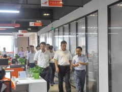 【市場(chǎng)動(dòng)態(tài)】咸寧市領(lǐng)導(dǎo)一行蒞臨億維自動(dòng)化考察交流！