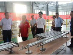 熱烈歡迎自貢市沿灘區黃書記一行蒞臨我廠考察調研！