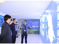 徐州經開區主任臧曉鵬一行調研無錫中科光電