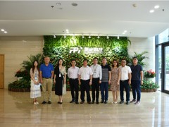 一帶一路環境技術交流與轉移中心張海宏副主任一行蒞臨聚光科技參觀調研