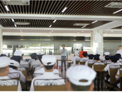 夏送清涼沁人心 關(guān)愛職工戰(zhàn)酷暑