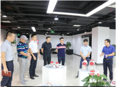 中國(guó)計(jì)量測(cè)試院包院長(zhǎng)一行蒞臨美控進(jìn)行實(shí)地參訪