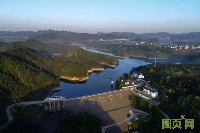 農(nóng)村飲用水水質(zhì)監(jiān)測(cè)一體機(jī) 農(nóng)村飲用水水質(zhì)監(jiān)測(cè)一體機(jī)