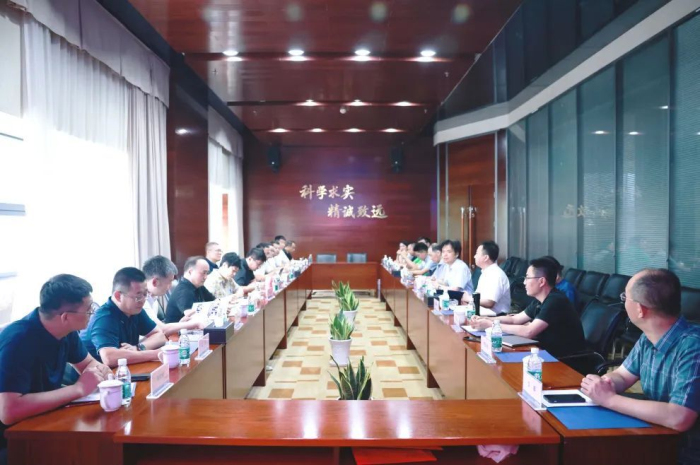 1727055152107961Gay1.jpg 3.jpg